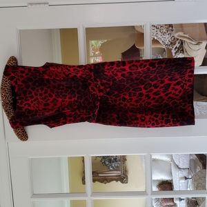 Stunning Sheath Dress in Superb Like New Condition.   Reds, burgendy, Black